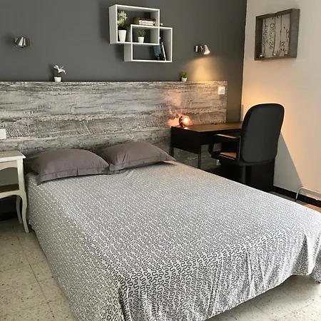 A 15mn Des Plages, Beau Duplex A Apartment *